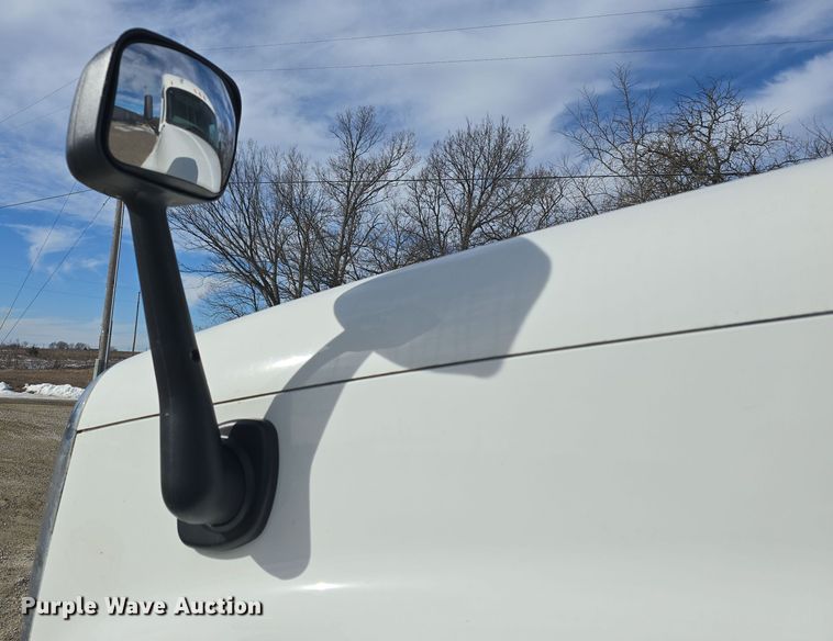 image for item DO7741 2014 Freightliner Cascadia semi truck