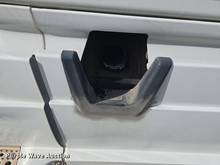 image for item DO7741 2014 Freightliner Cascadia semi truck