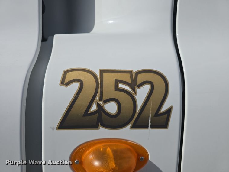 image for item DO7741 2014 Freightliner Cascadia semi truck