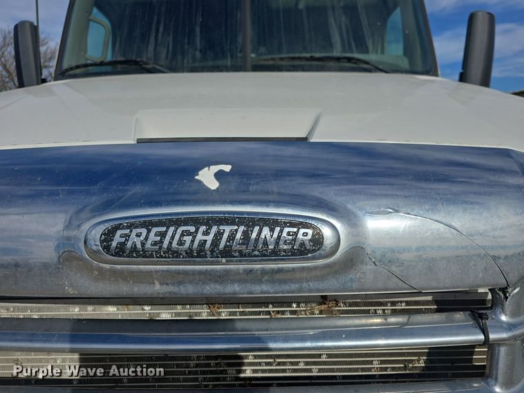 image for item DO7741 2014 Freightliner Cascadia semi truck