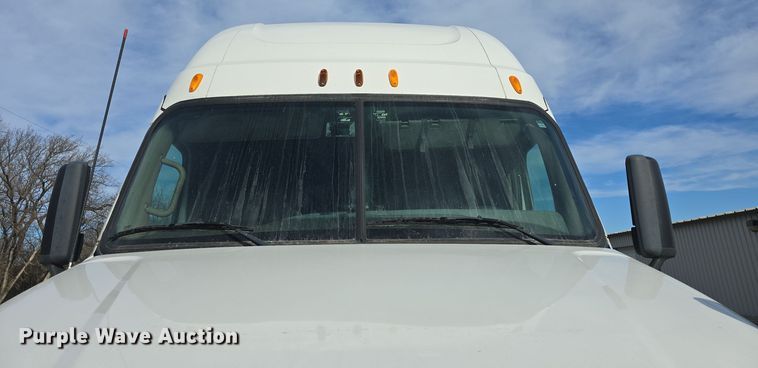 image for item DO7741 2014 Freightliner Cascadia semi truck