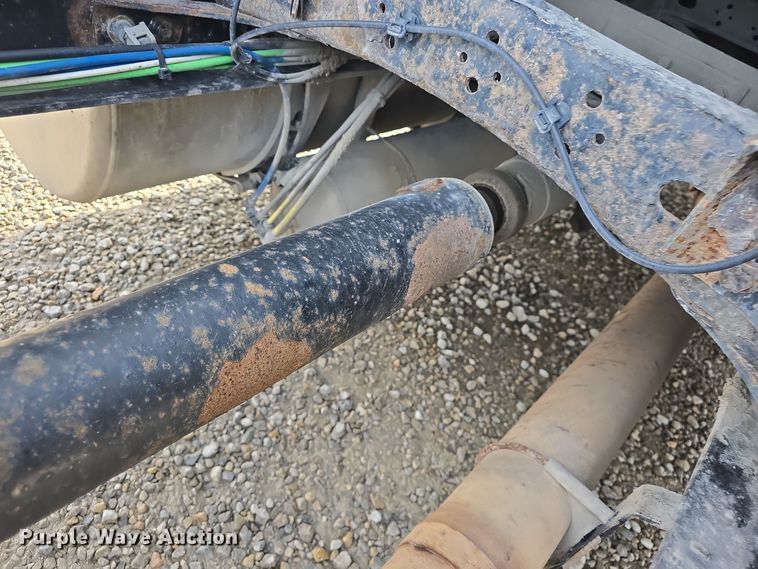 image for item DO7741 2014 Freightliner Cascadia semi truck