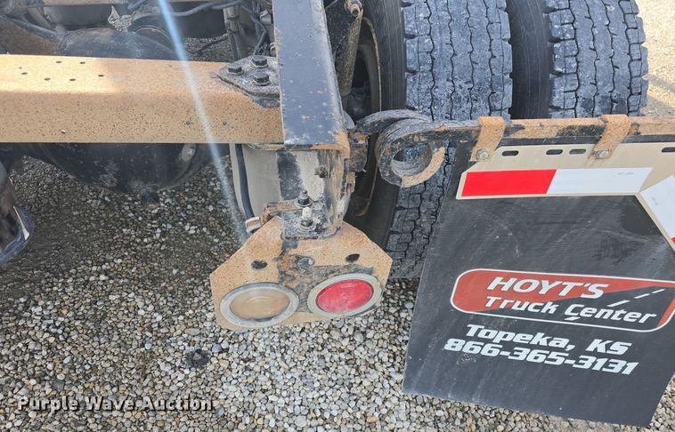 image for item DO7741 2014 Freightliner Cascadia semi truck