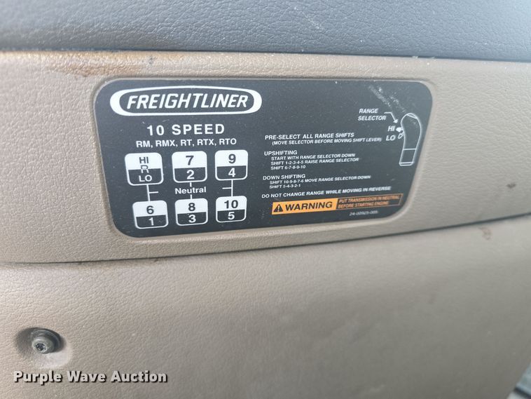 image for item DO7741 2014 Freightliner Cascadia semi truck