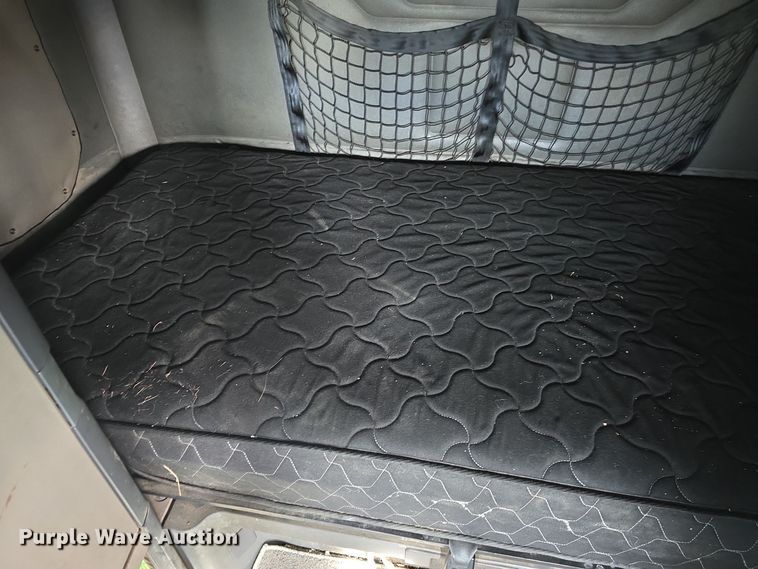 image for item DO7741 2014 Freightliner Cascadia semi truck