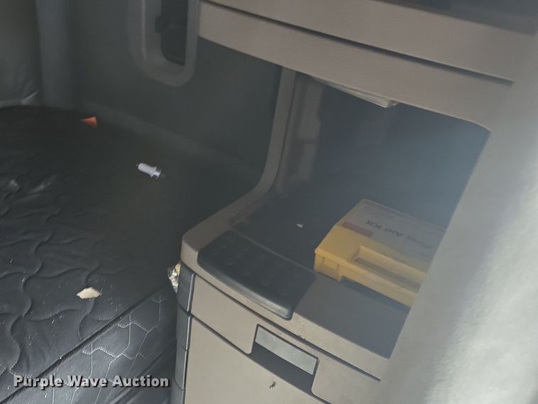 image for item DO7741 2014 Freightliner Cascadia semi truck