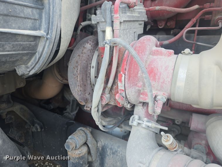 image for item DO7741 2014 Freightliner Cascadia semi truck