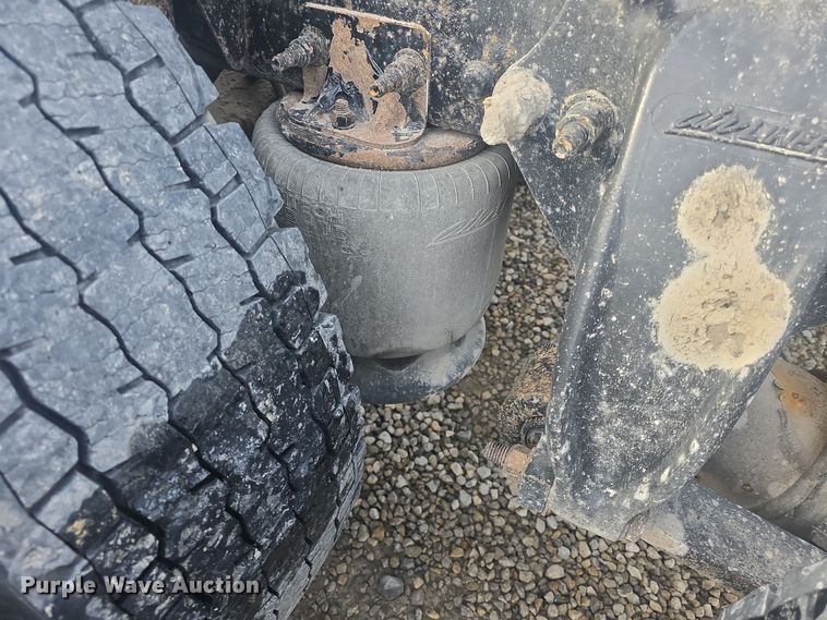 image for item DO7741 2014 Freightliner Cascadia semi truck