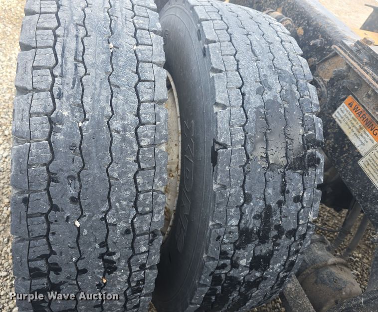 image for item DO7741 2014 Freightliner Cascadia semi truck