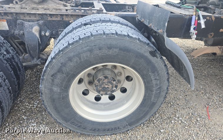 image for item DO7741 2014 Freightliner Cascadia semi truck