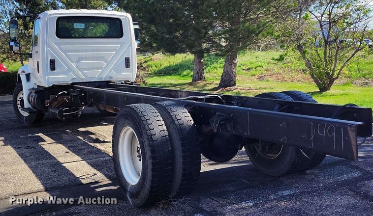 image for item DP4934 2009 International DuraStar 4300 truck cab and chassis