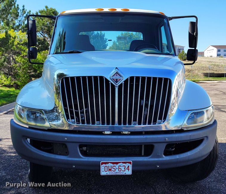 image for item DP4934 2009 International DuraStar 4300 truck cab and chassis