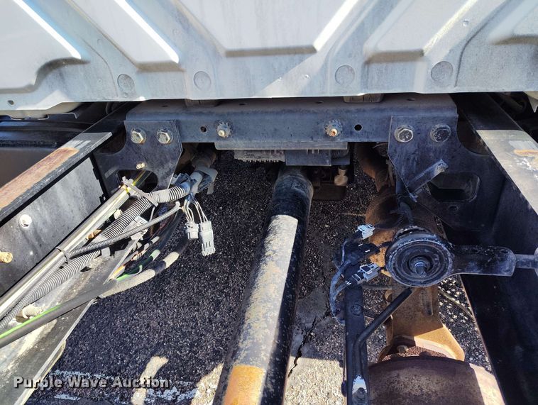 image for item DP4934 2009 International DuraStar 4300 truck cab and chassis