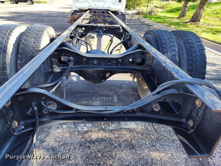 image for item DP4934 2009 International DuraStar 4300 truck cab and chassis