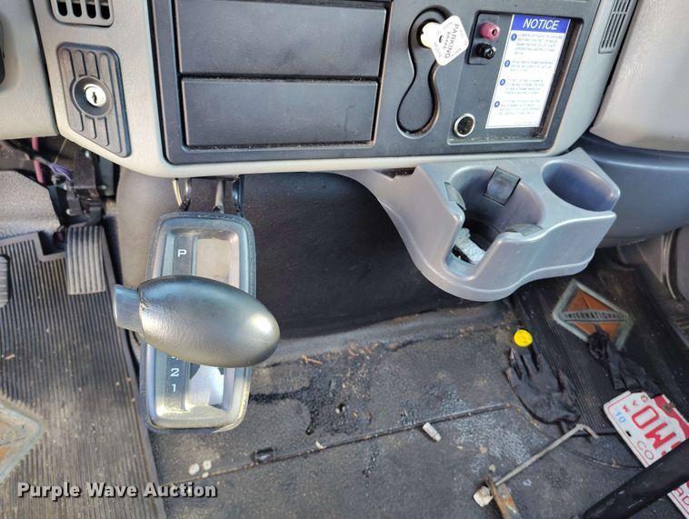 image for item DP4934 2009 International DuraStar 4300 truck cab and chassis