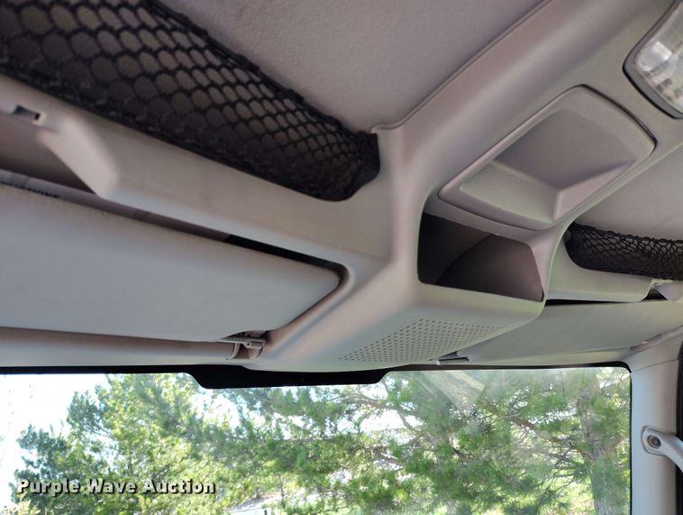 image for item DP4934 2009 International DuraStar 4300 truck cab and chassis