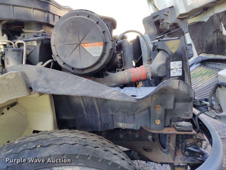 image for item DP4934 2009 International DuraStar 4300 truck cab and chassis