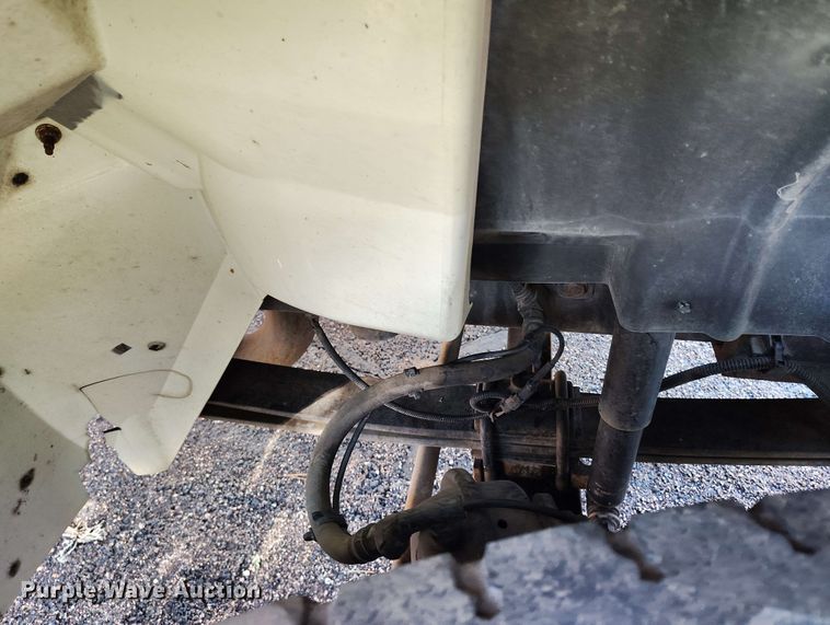 image for item DP4934 2009 International DuraStar 4300 truck cab and chassis