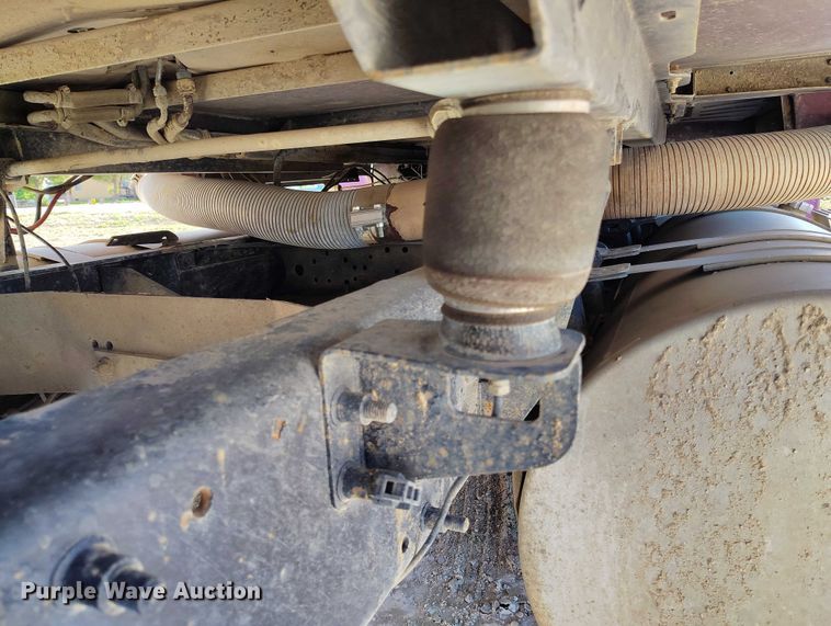 image for item DP4998 2007 Mack CHN613 semi truck