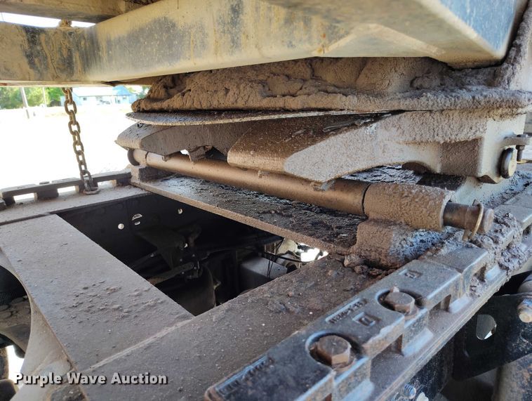 image for item DP4998 2007 Mack CHN613 semi truck