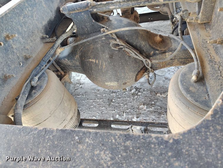 image for item DP4998 2007 Mack CHN613 semi truck