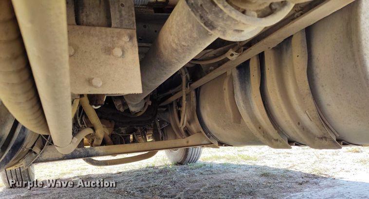 image for item DP4998 2007 Mack CHN613 semi truck