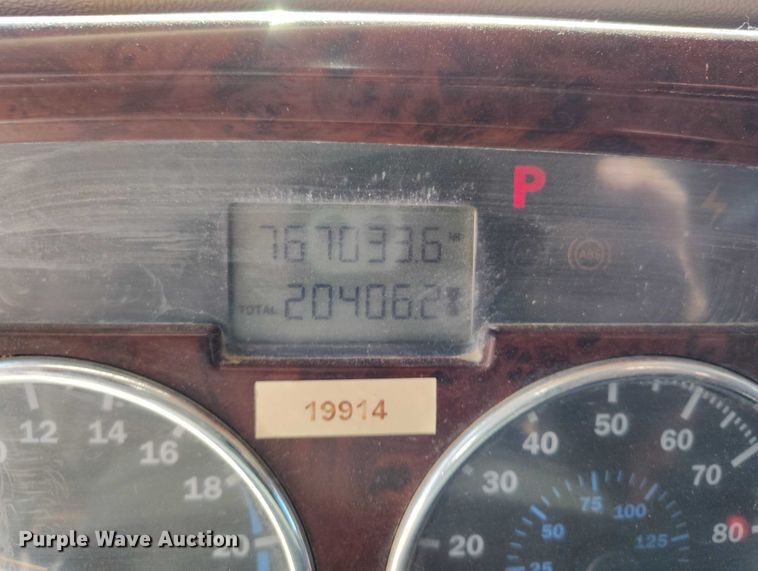 image for item DP4998 2007 Mack CHN613 semi truck