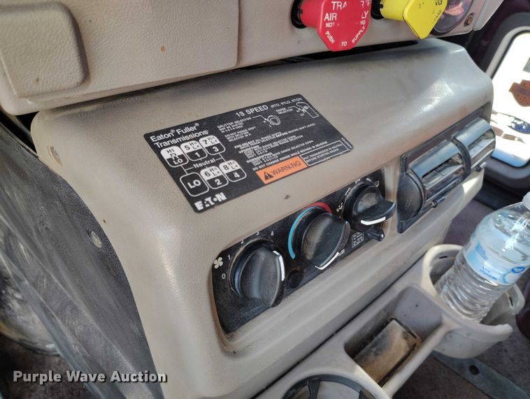 image for item DP4998 2007 Mack CHN613 semi truck