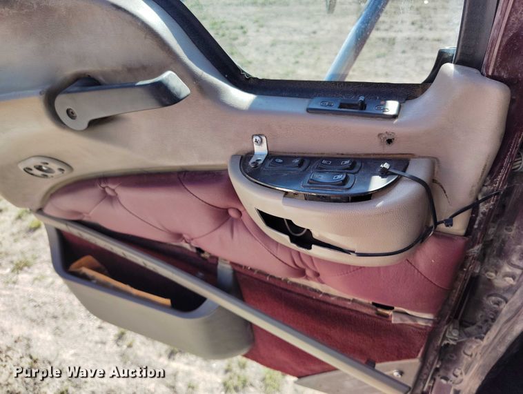 image for item DP4998 2007 Mack CHN613 semi truck