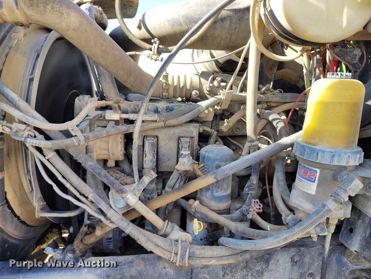 image for item DP4998 2007 Mack CHN613 semi truck