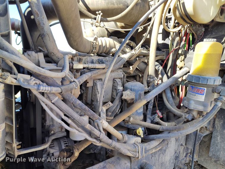 image for item DP4998 2007 Mack CHN613 semi truck