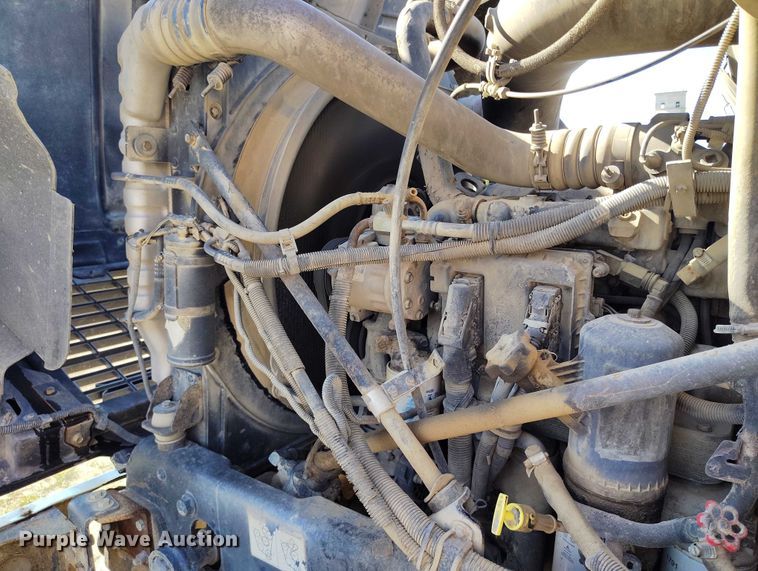 image for item DP4998 2007 Mack CHN613 semi truck