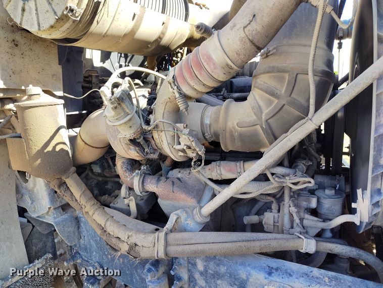 image for item DP4998 2007 Mack CHN613 semi truck