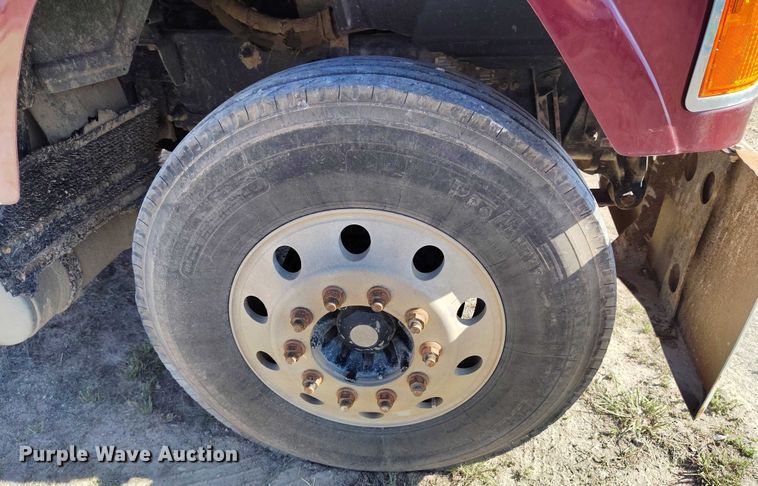 image for item DP4998 2007 Mack CHN613 semi truck