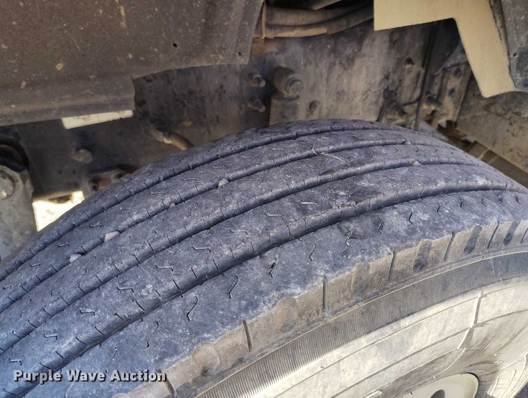 image for item DP4998 2007 Mack CHN613 semi truck