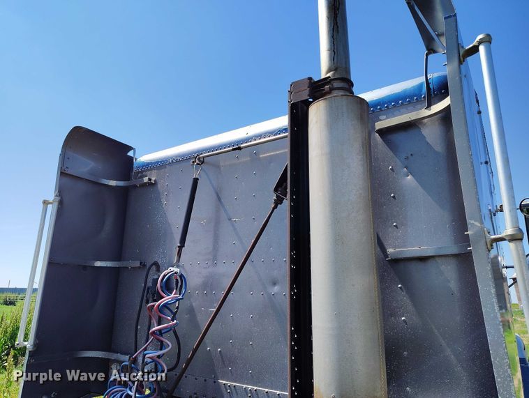 image for item DP5009 1993 Freightliner FLD semi truck