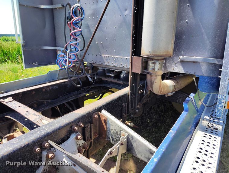 image for item DP5009 1993 Freightliner FLD semi truck