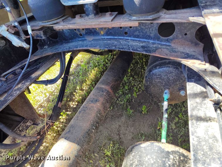 image for item DP5009 1993 Freightliner FLD semi truck