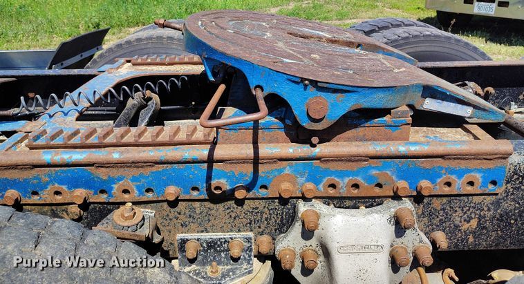 image for item DP5009 1993 Freightliner FLD semi truck