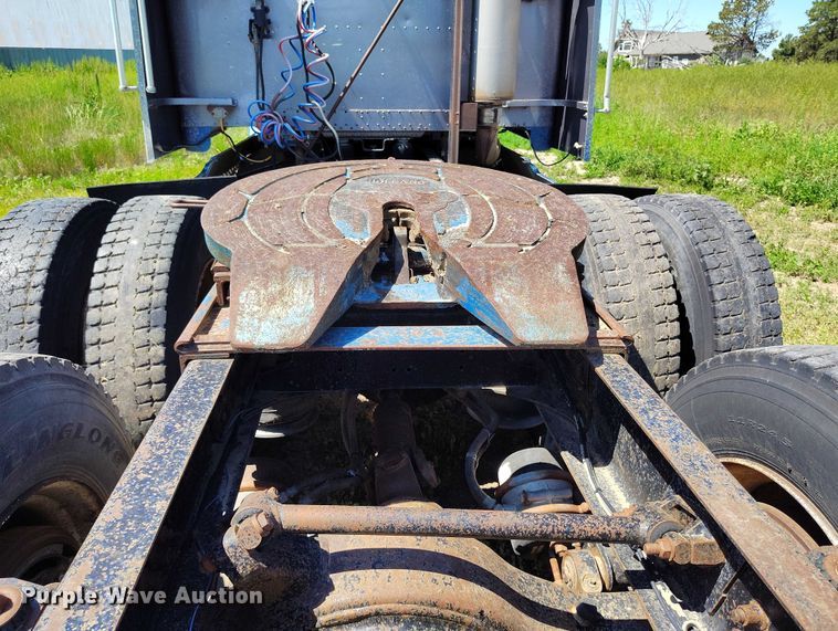 image for item DP5009 1993 Freightliner FLD semi truck