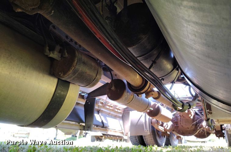 image for item DP5009 1993 Freightliner FLD semi truck