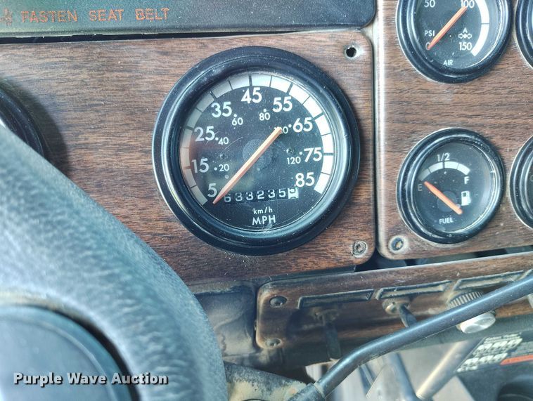 image for item DP5009 1993 Freightliner FLD semi truck