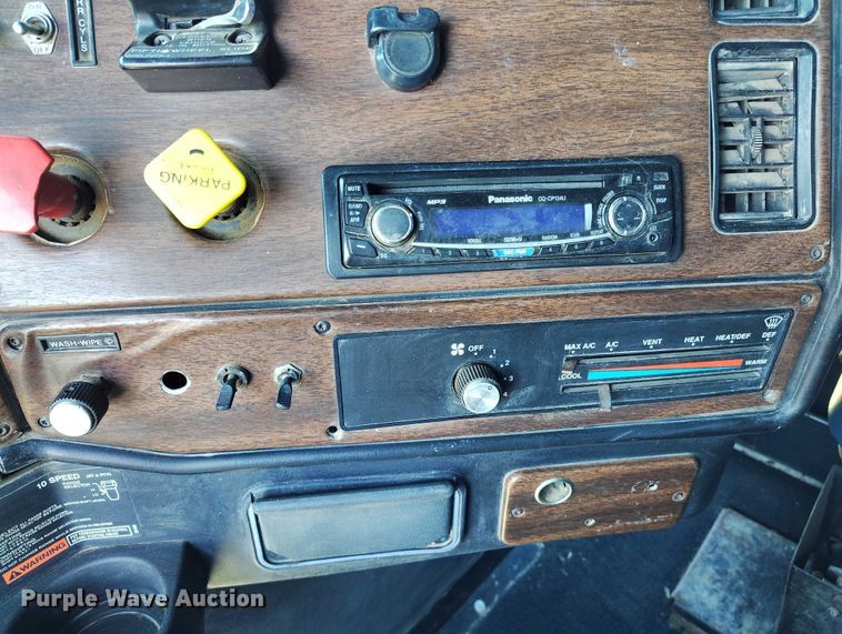 image for item DP5009 1993 Freightliner FLD semi truck