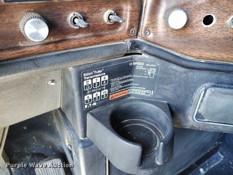 image for item DP5009 1993 Freightliner FLD semi truck