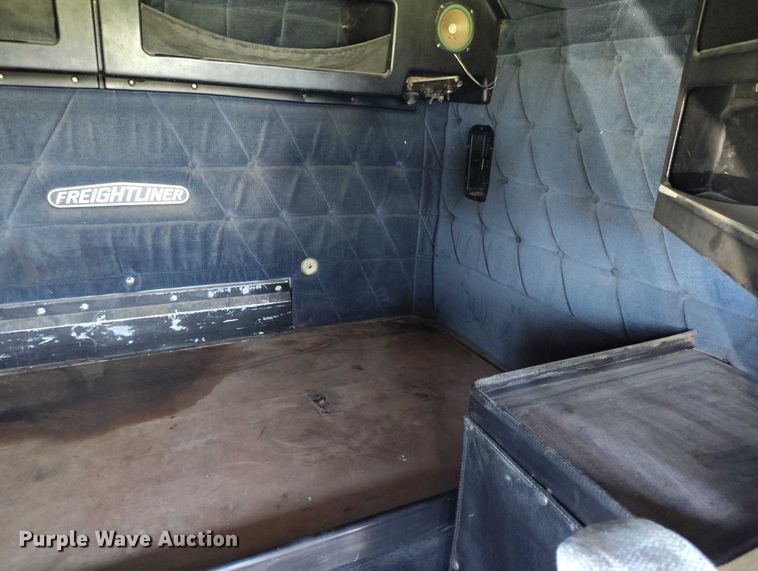 image for item DP5009 1993 Freightliner FLD semi truck