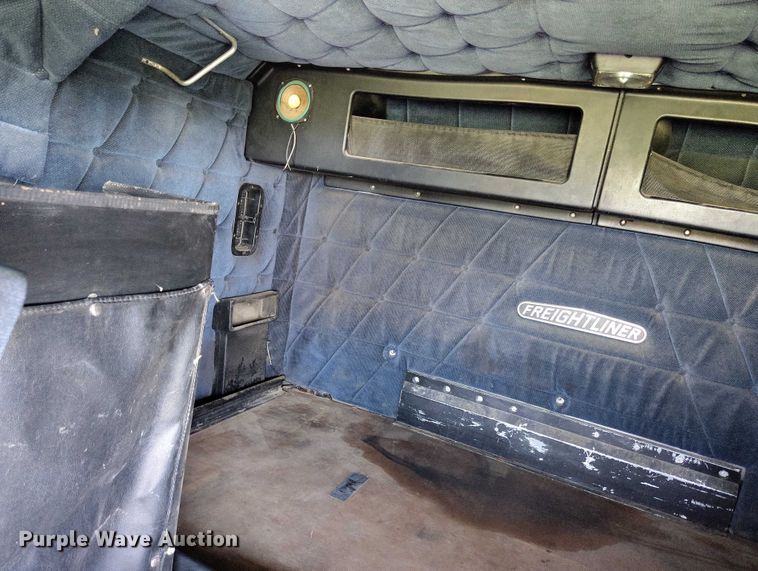 image for item DP5009 1993 Freightliner FLD semi truck