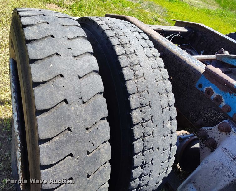 image for item DP5009 1993 Freightliner FLD semi truck