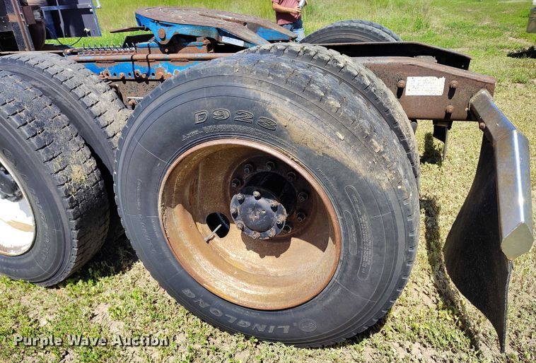 image for item DP5009 1993 Freightliner FLD semi truck