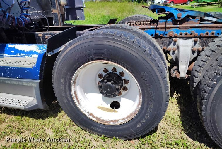 image for item DP5009 1993 Freightliner FLD semi truck