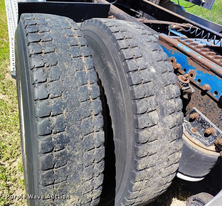 image for item DP5009 1993 Freightliner FLD semi truck